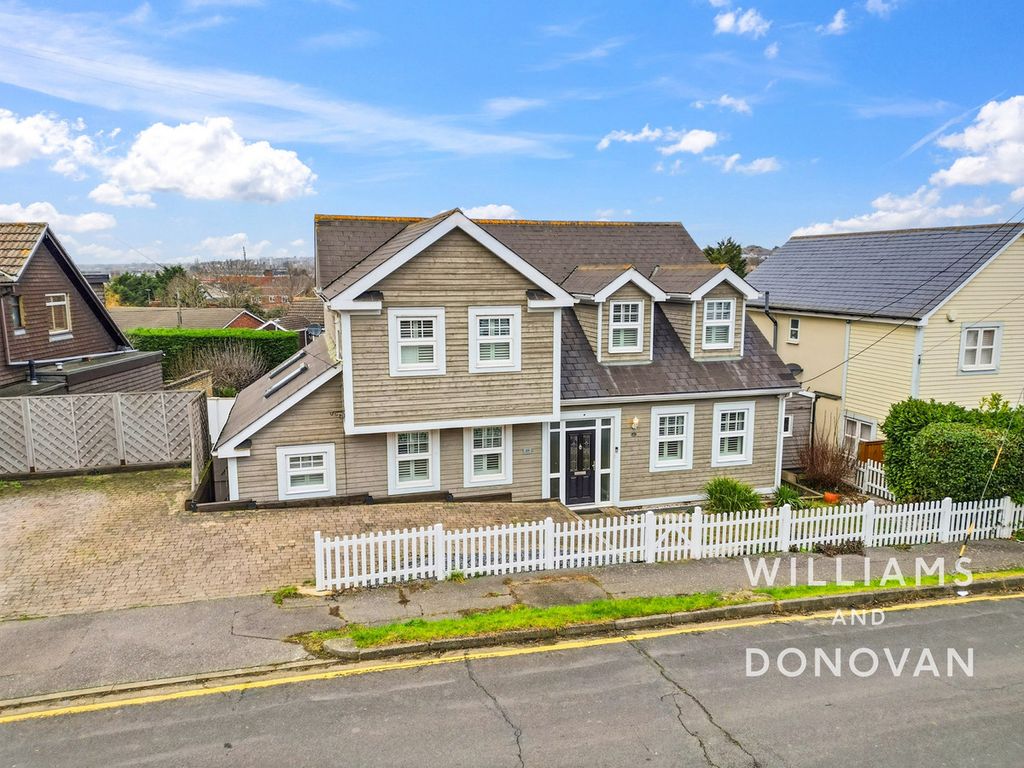 Property photo 1 of 43