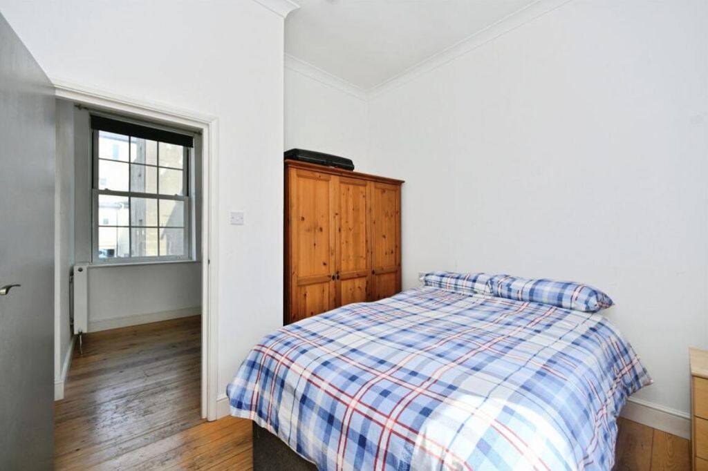 Property photo 3 of 5 Bedroom