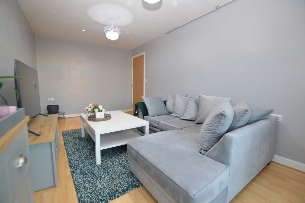 Property photo 2 of 12