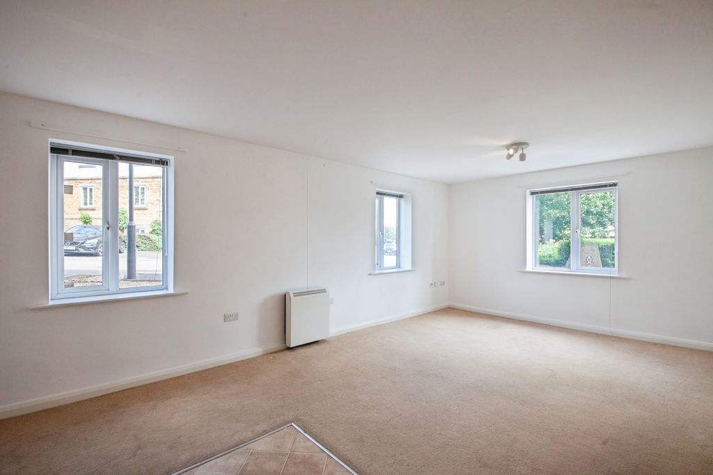 Property photo 2 of 12 Pbox-Img.Jpg