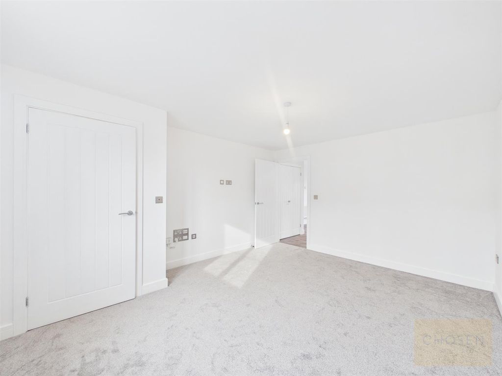 Property photo 3 of 10 Cam01118G0-Pr0440-Still002.Jpg