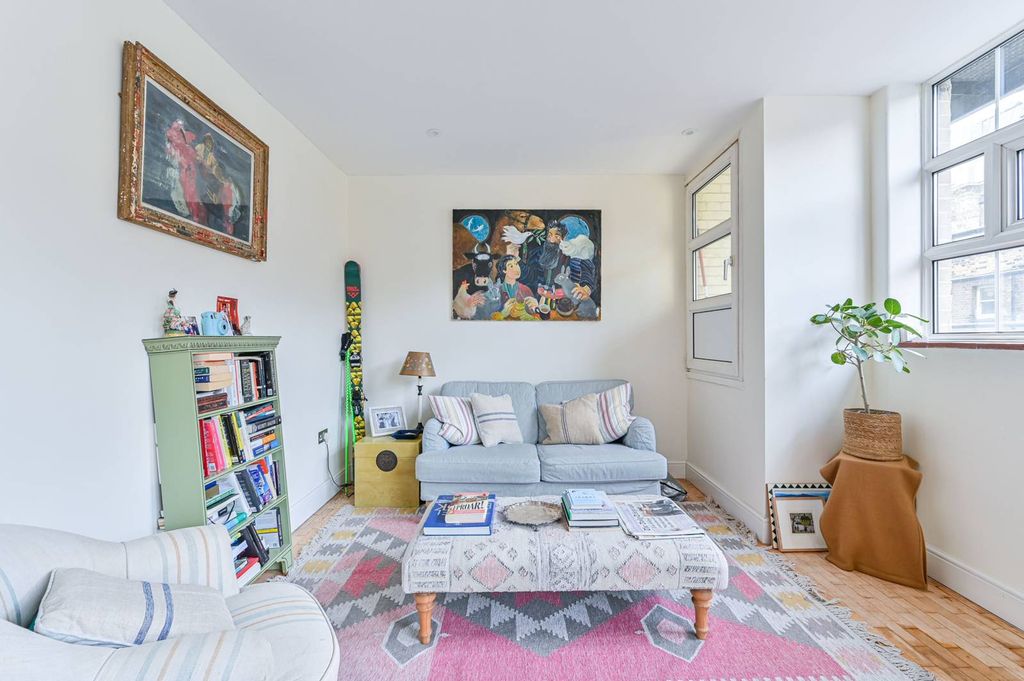 Property photo 1 of 8