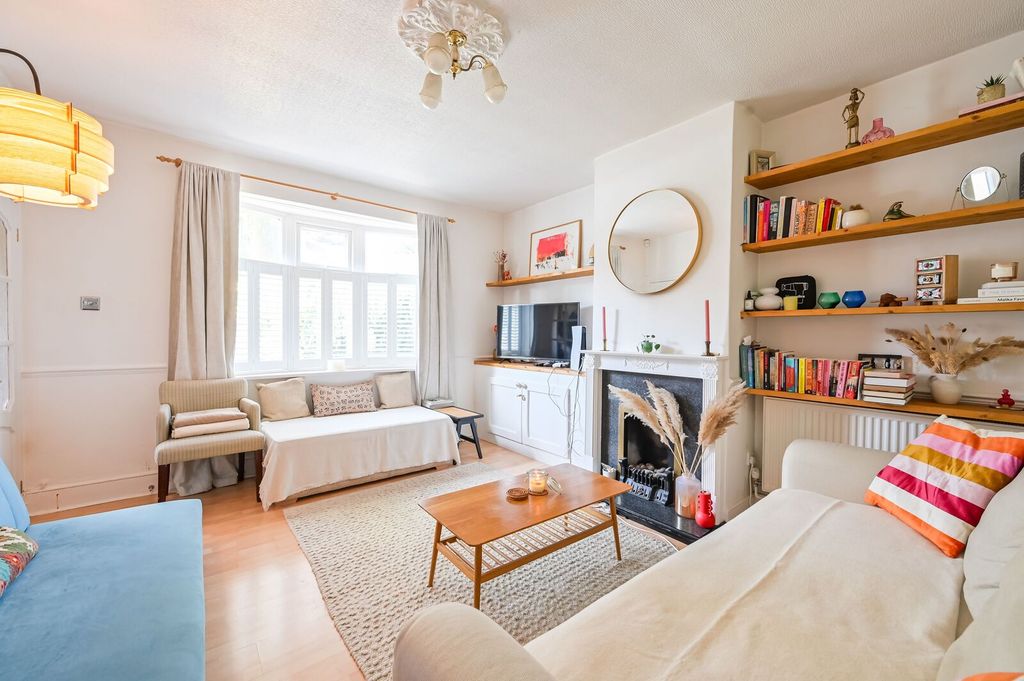 Property photo 1 of 18