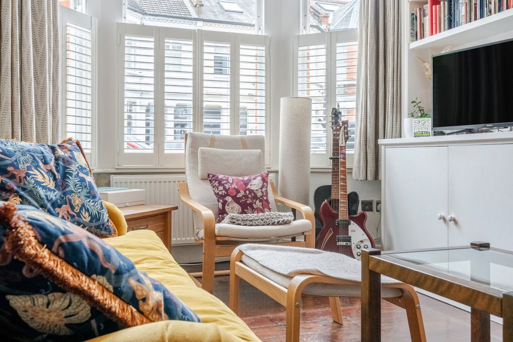 Property photo 2 of 17 1450859-15-69E787...