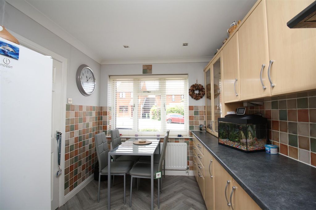 Property photo 3 of 21 Kitchen/Diner
