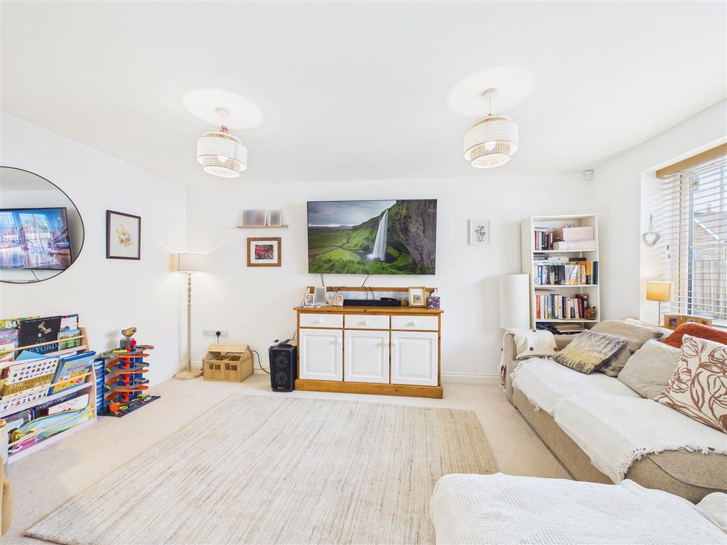 Property photo 3 of 19