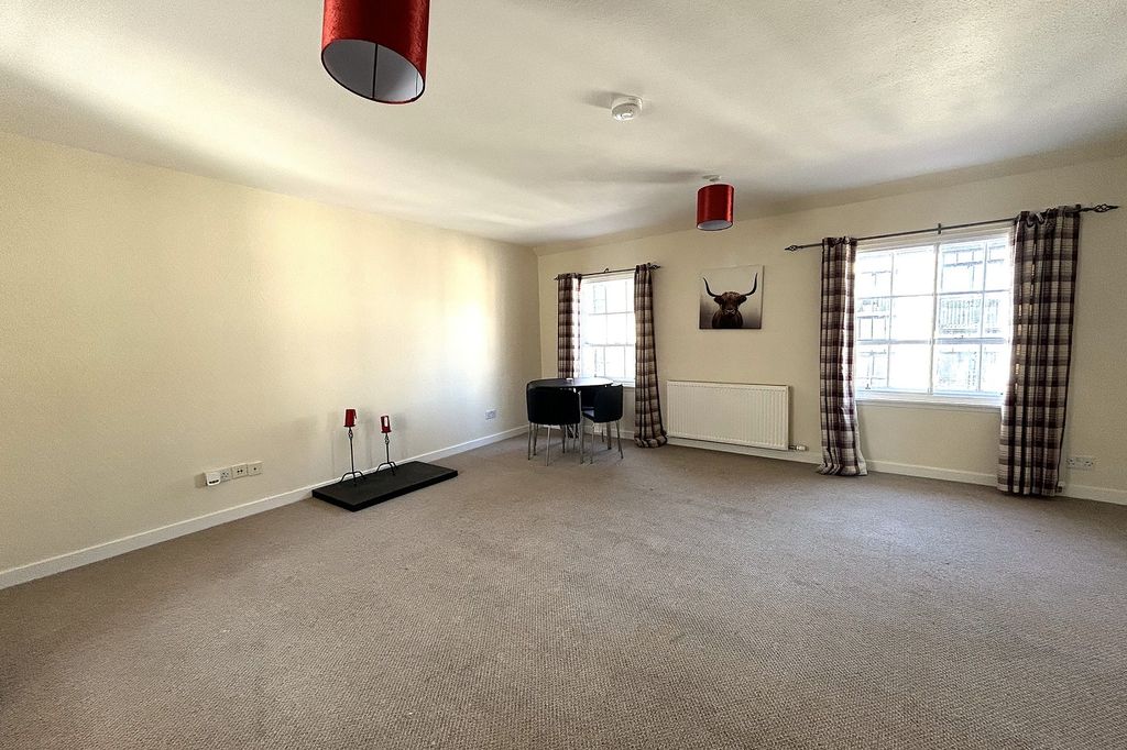 Property photo 2 of 13 Lounge