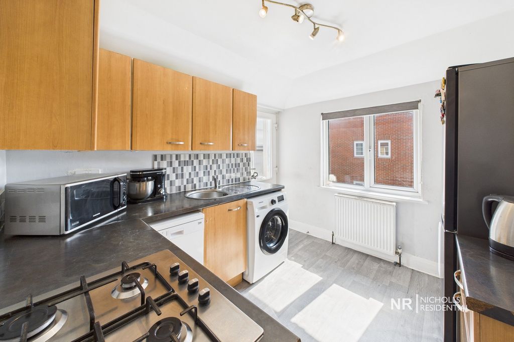 Property photo 3 of 9 Kitchen