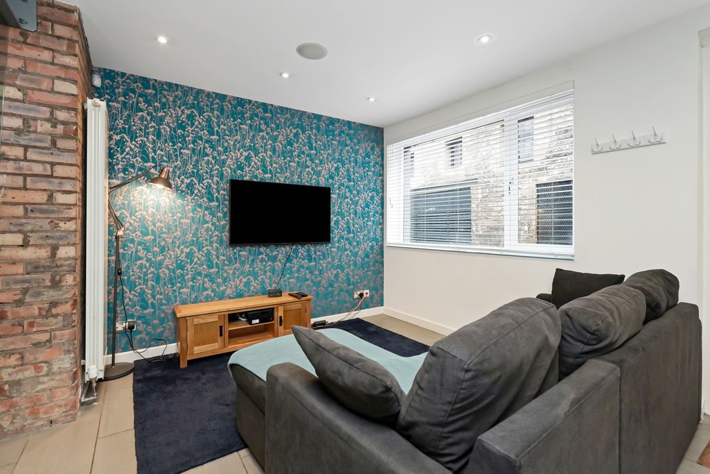 Property photo 2 of 16 Property Image 2