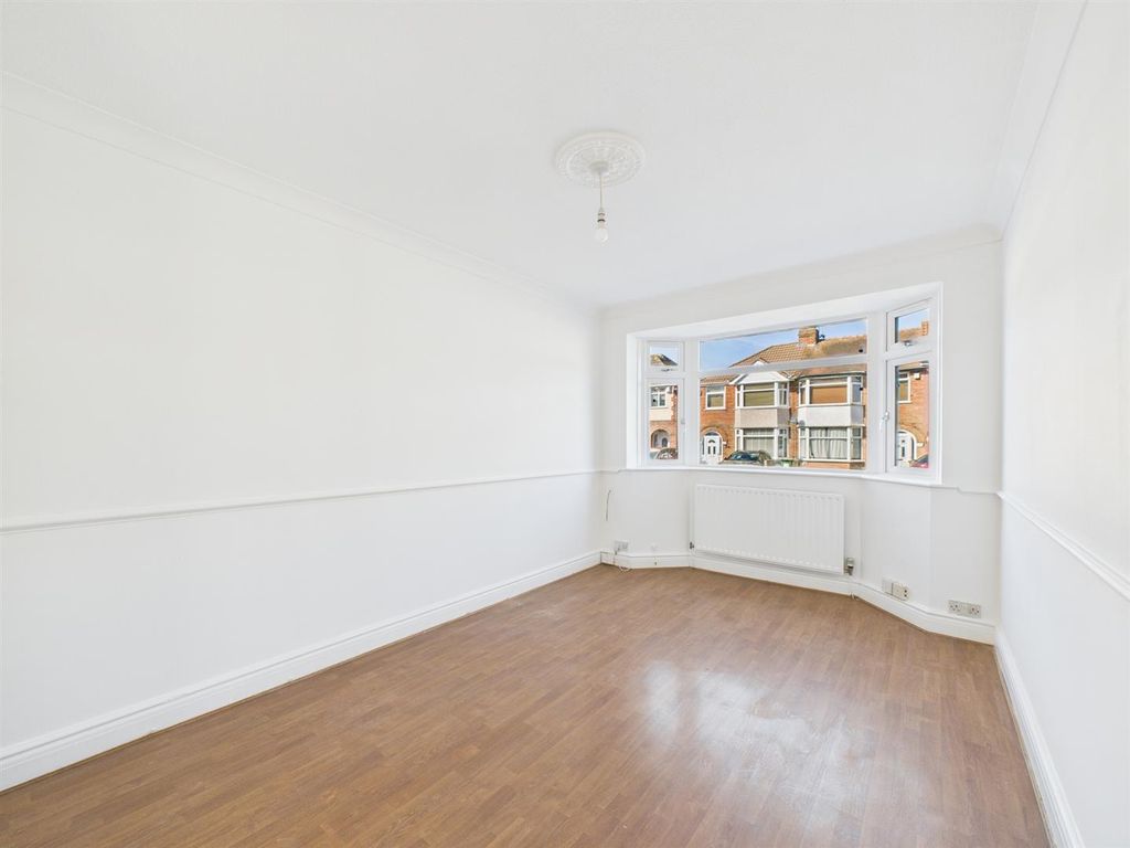 Property photo 2 of 9 Cam03736G0-Pr0120-Still009.Jpg