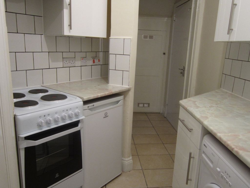 Property photo 1 of 5 042