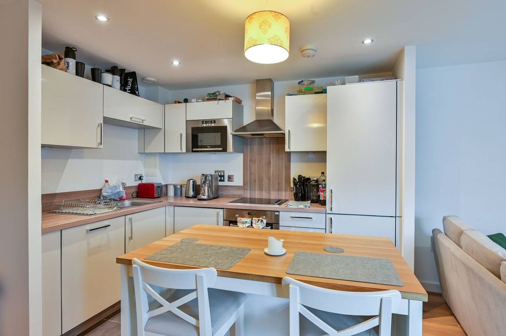 Property photo 2 of 11