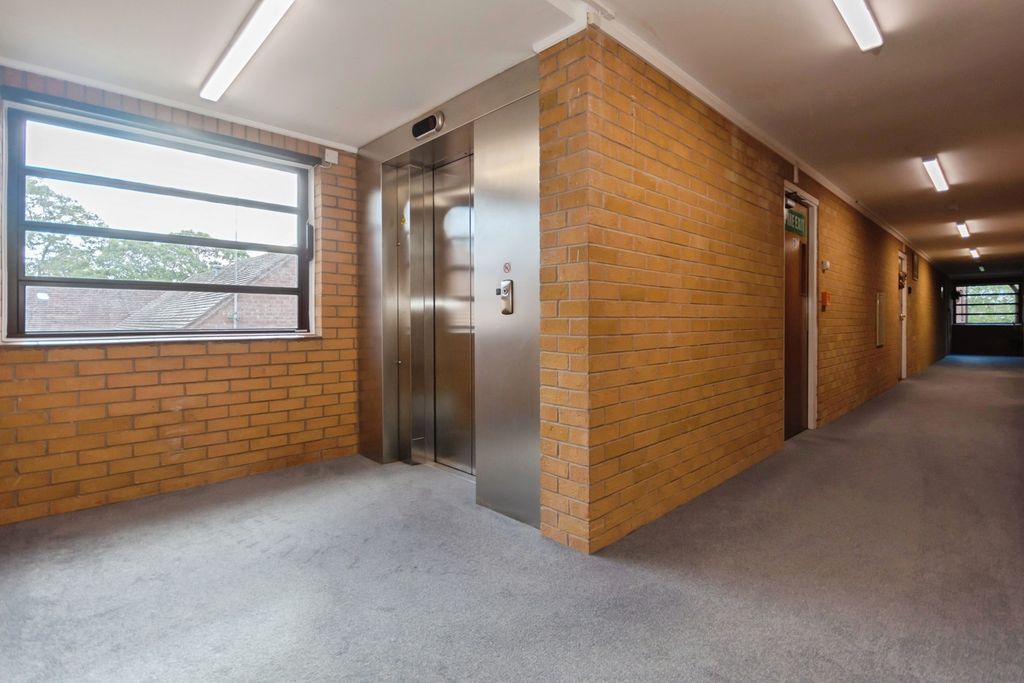 Property photo 3 of 20 Pbox-Img.Jpg