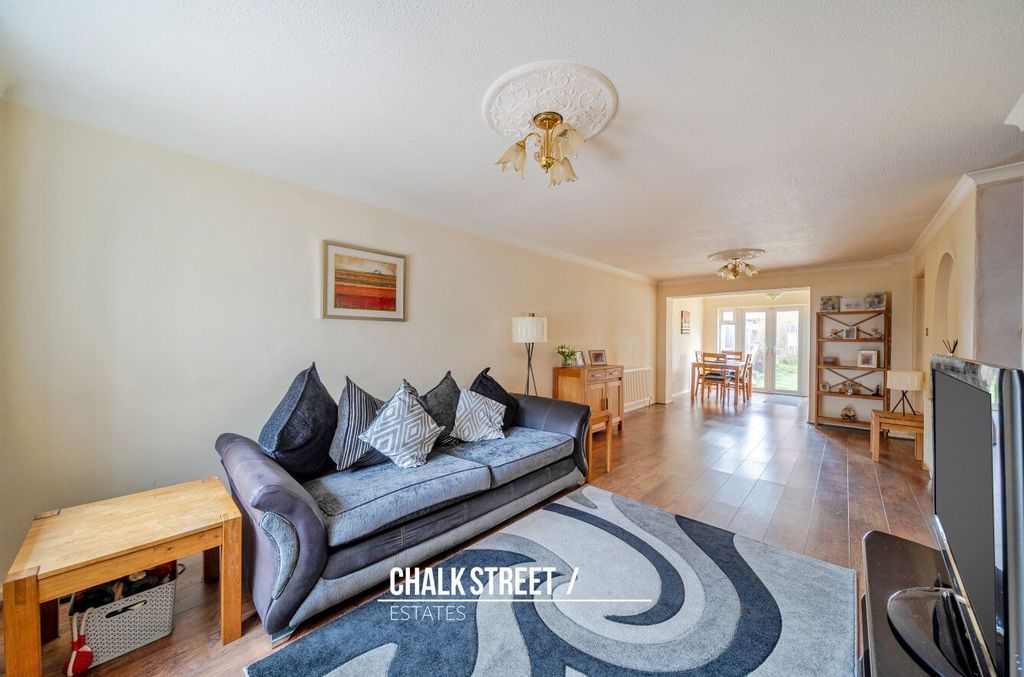 Property photo 2 of 20