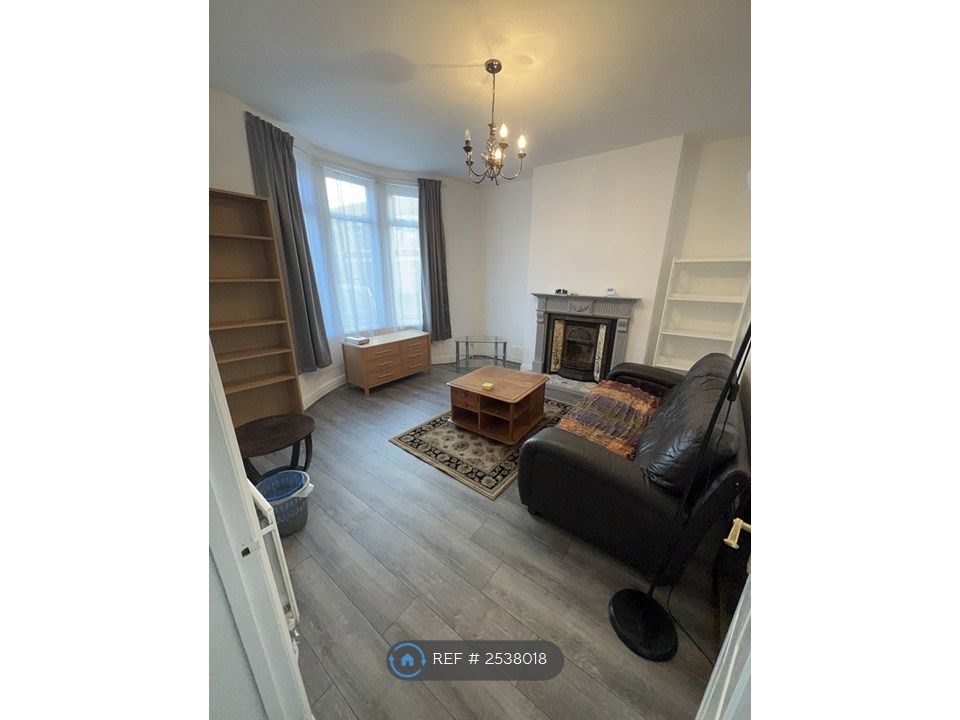 Property photo 1 of 12 Living Room