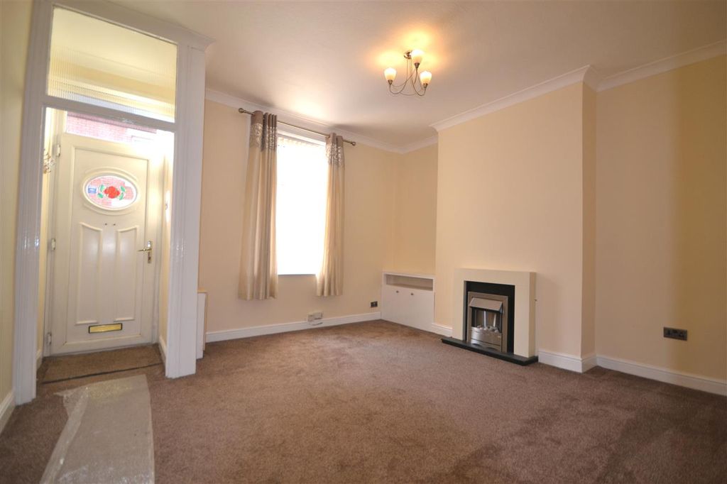 Property photo 2 of 8