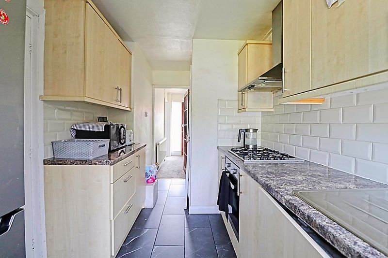 Property photo 3 of 11 Kitchen