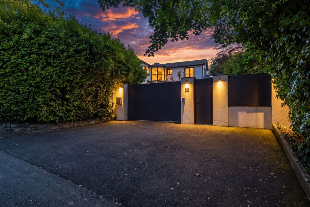 Property photo 3 of 45