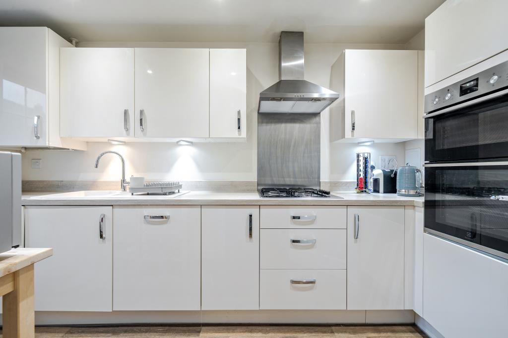 Property photo 3 of 20 Kitchen