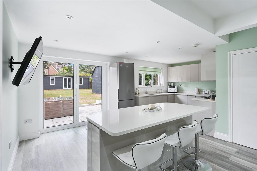 Property photo 2 of 21 Brighton Road,76- (10).Jpg
