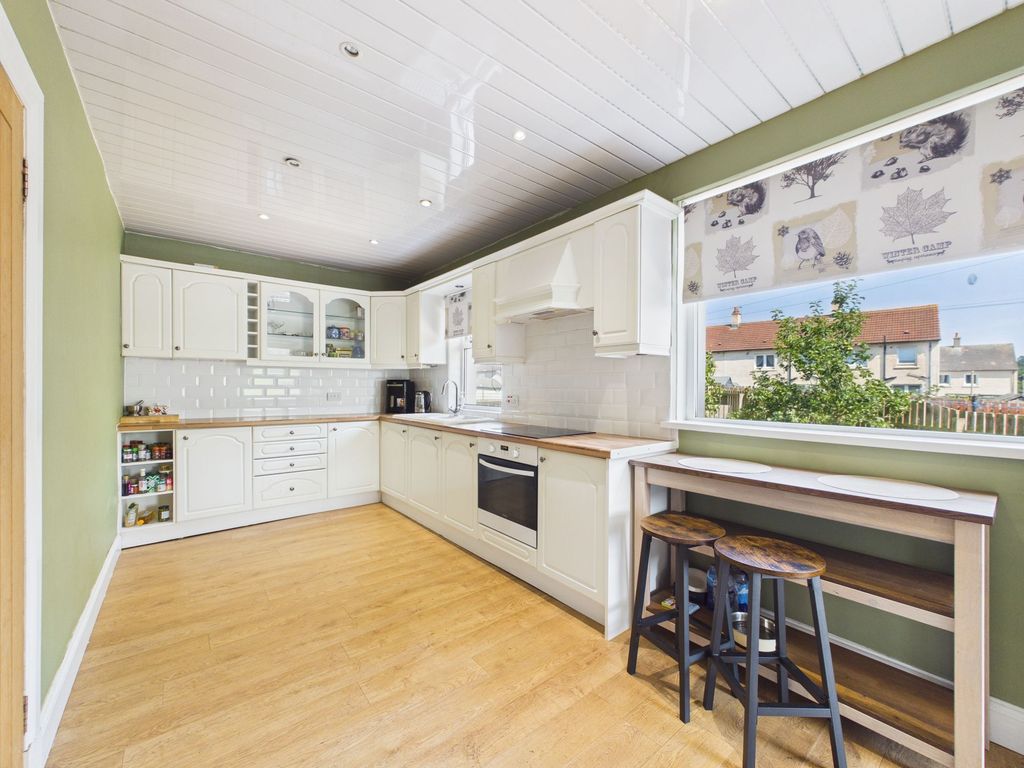 Property photo 3 of 16 Kitchen