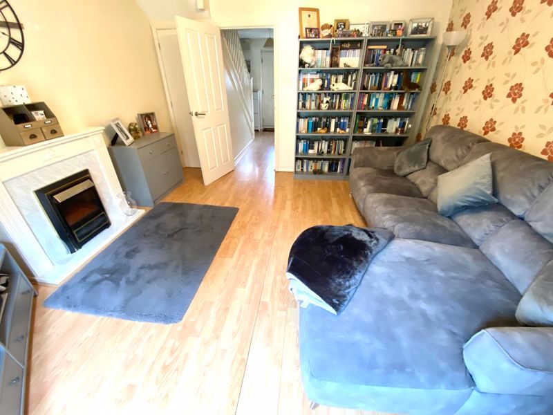 Property photo 2 of 10 Photo 3