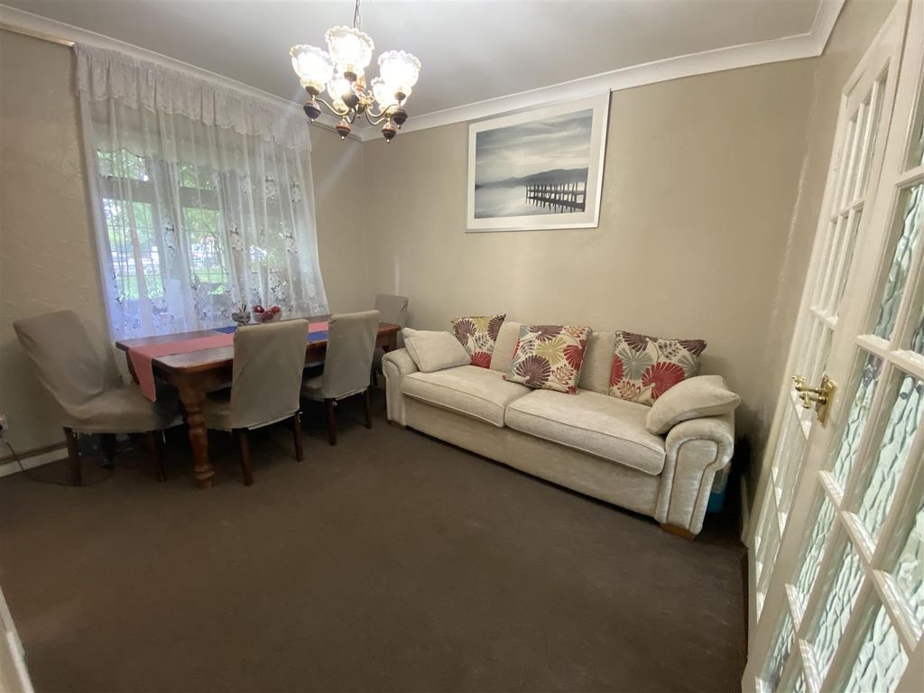 Additional image 7 of 4 bed semi-detached house for saleWood Lane, Dagenham RM8