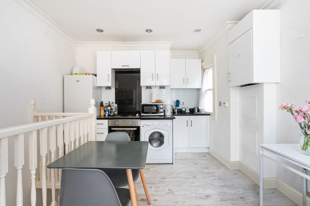 Property photo 2 of 6 2