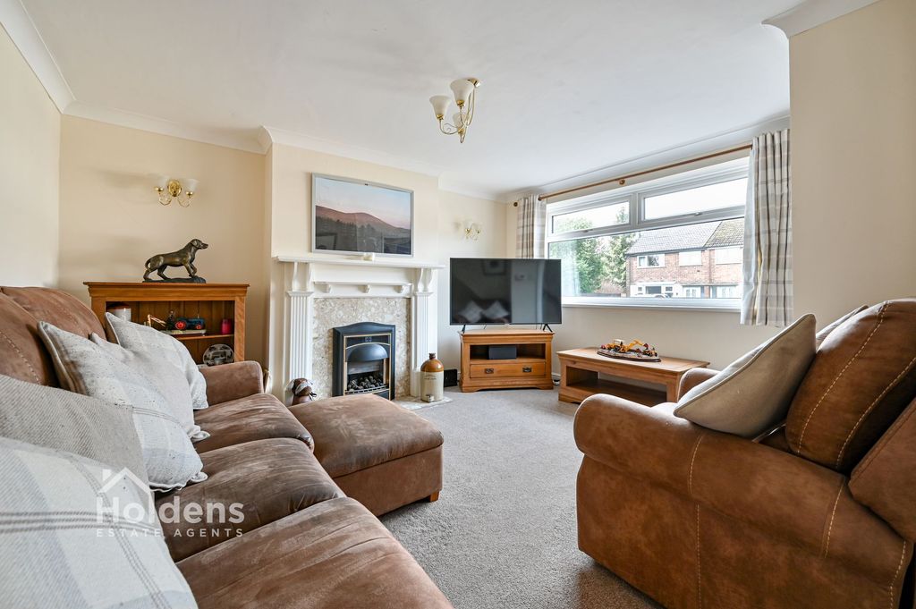 Property photo 2 of 18