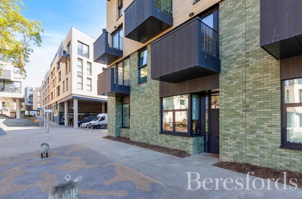 Property photo 1 of 8 Front