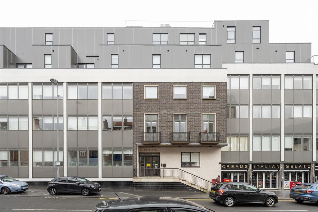 Property photo 1 of 24 Church Hill, E17