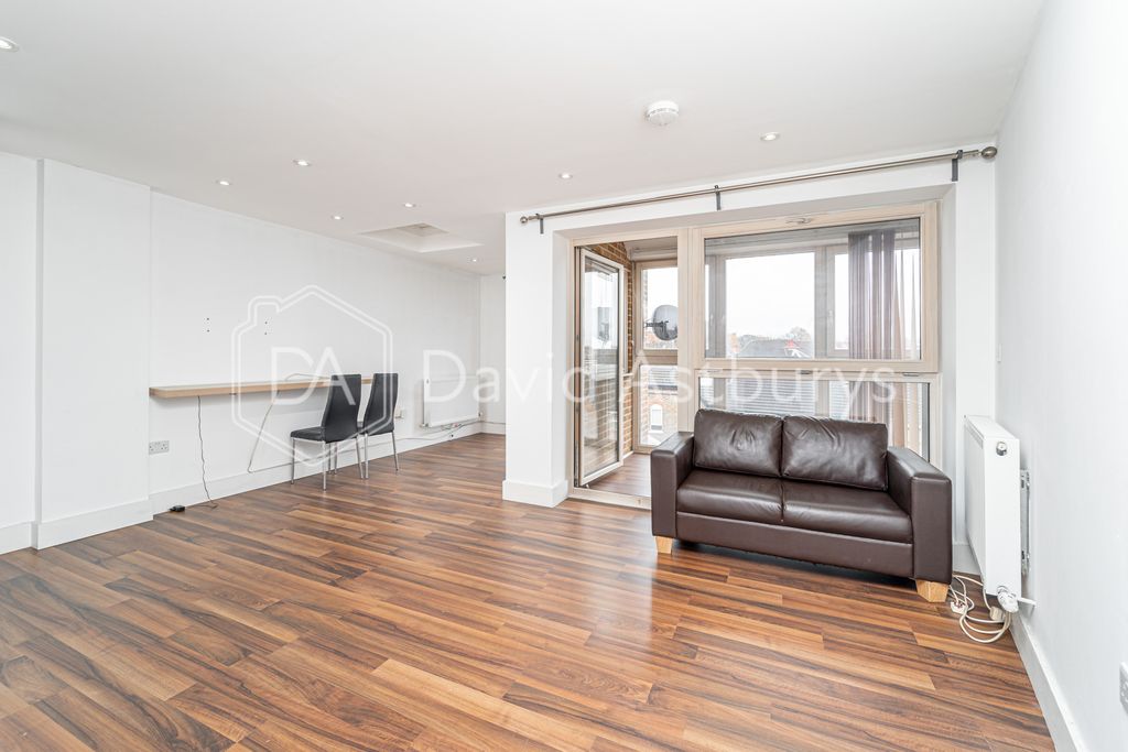 Property photo 2 of 8