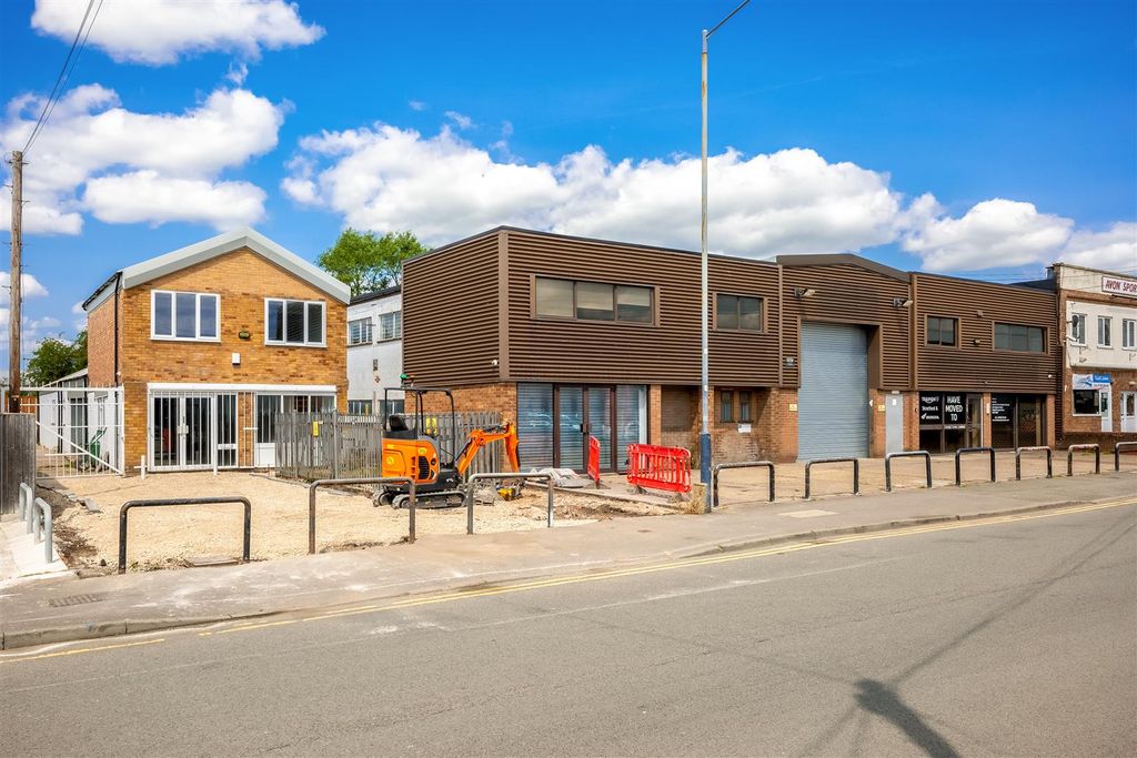 Property photo 2 of 17 13-15 Western Road-1672-1.Jpg