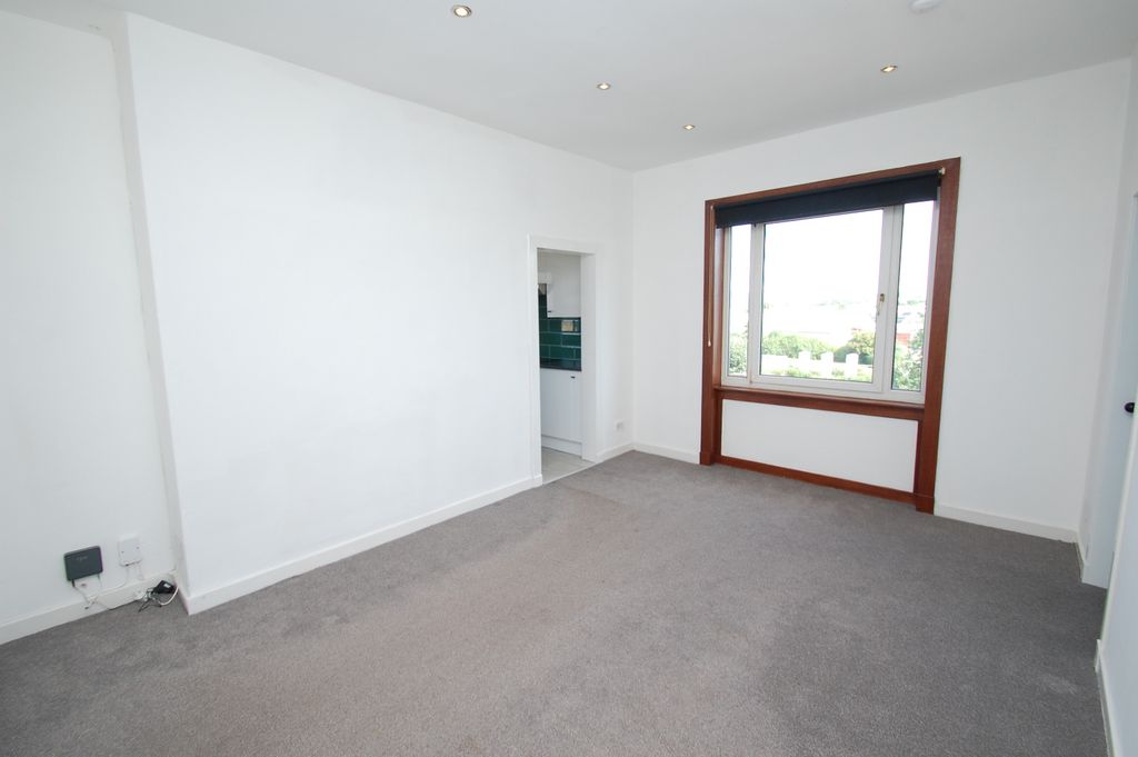 Property photo 2 of 12 5296332