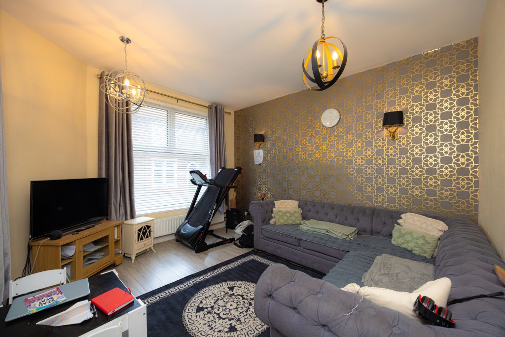 Property photo 2 of 17
