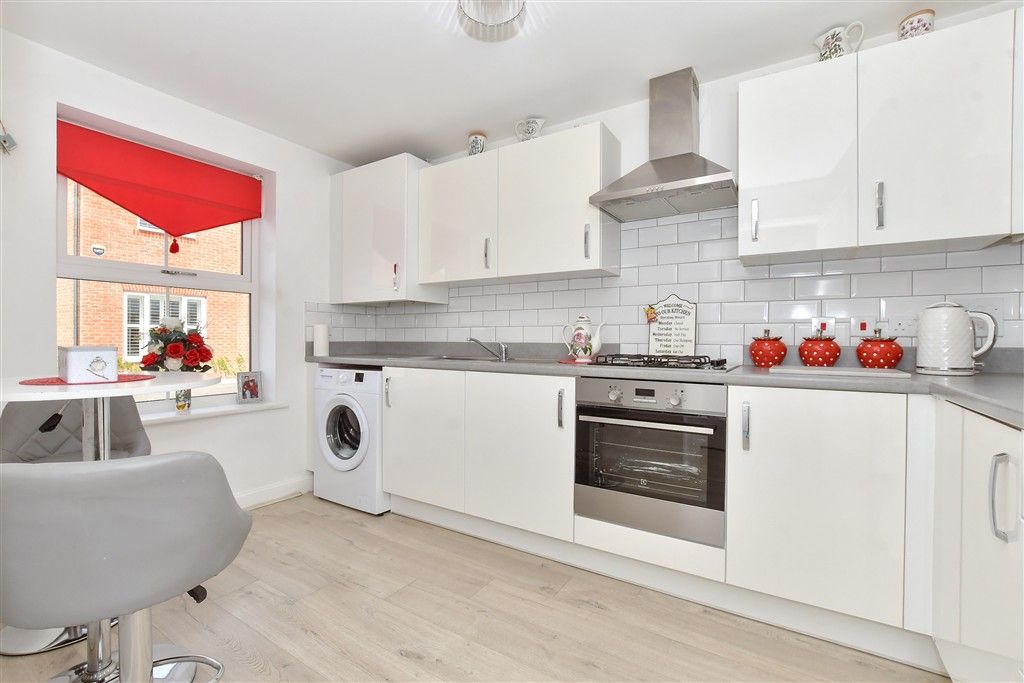 Property photo 2 of 17 Kitchen