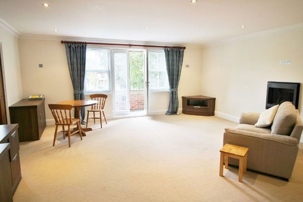 Property photo 3 of 6
