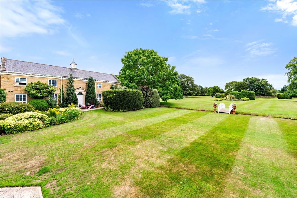 Property photo 3 of 32 Picture No. 07