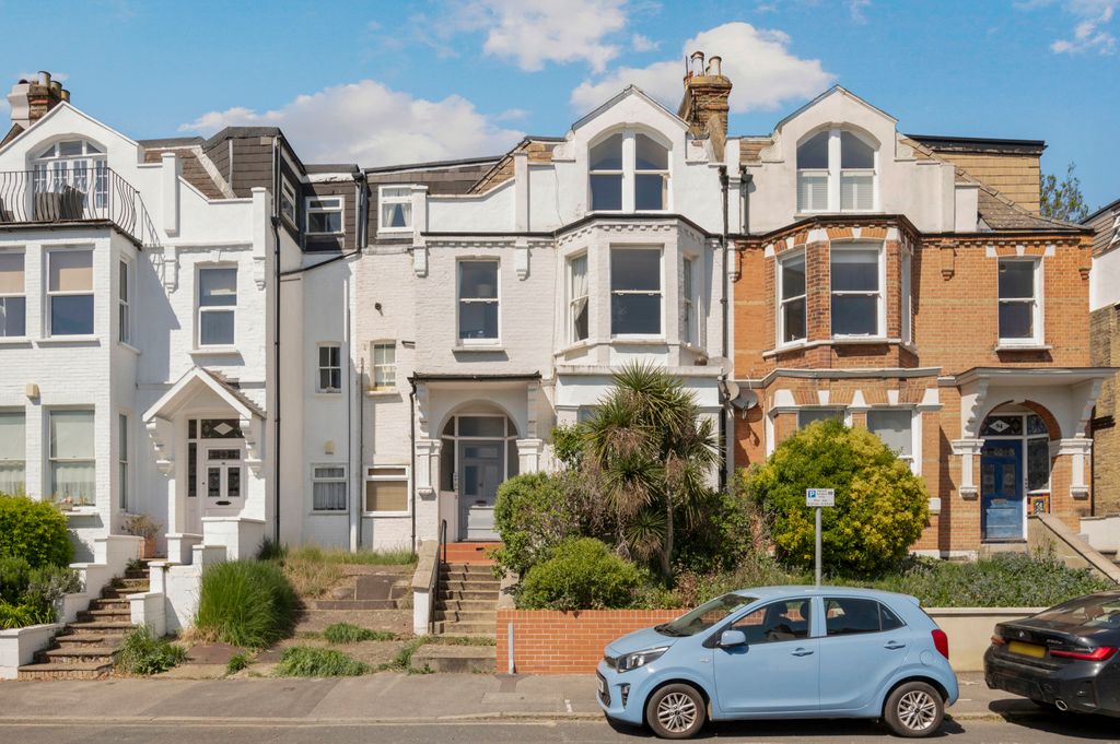 Property photo 1 of 11 Picture No. 19