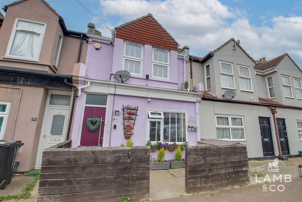 Property photo 1 of 18