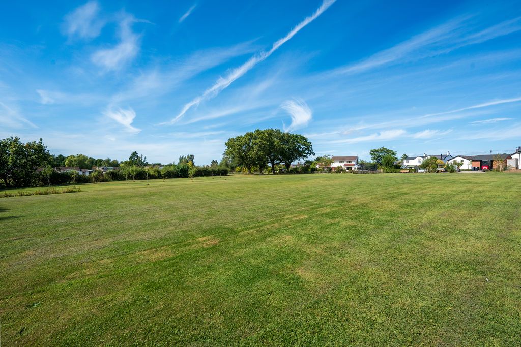 Property photo 3 of 51 Photo 40