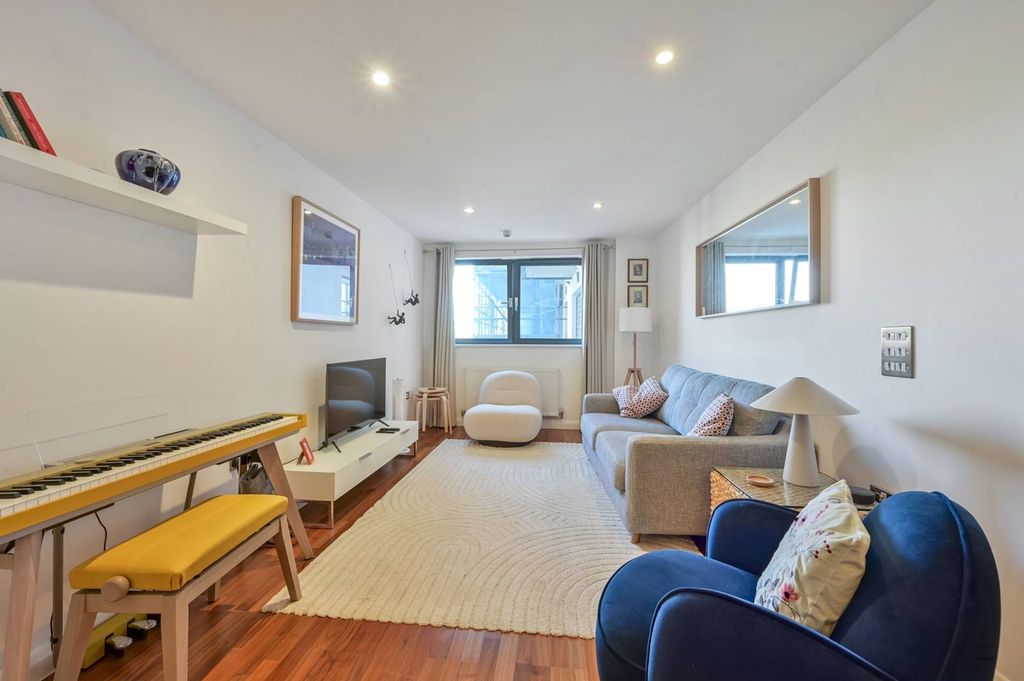 Property photo 2 of 10