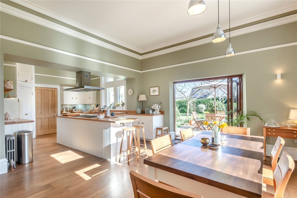 Property photo 3 of 24 Open Plan Dining