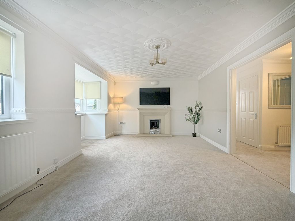 Property photo 2 of 41