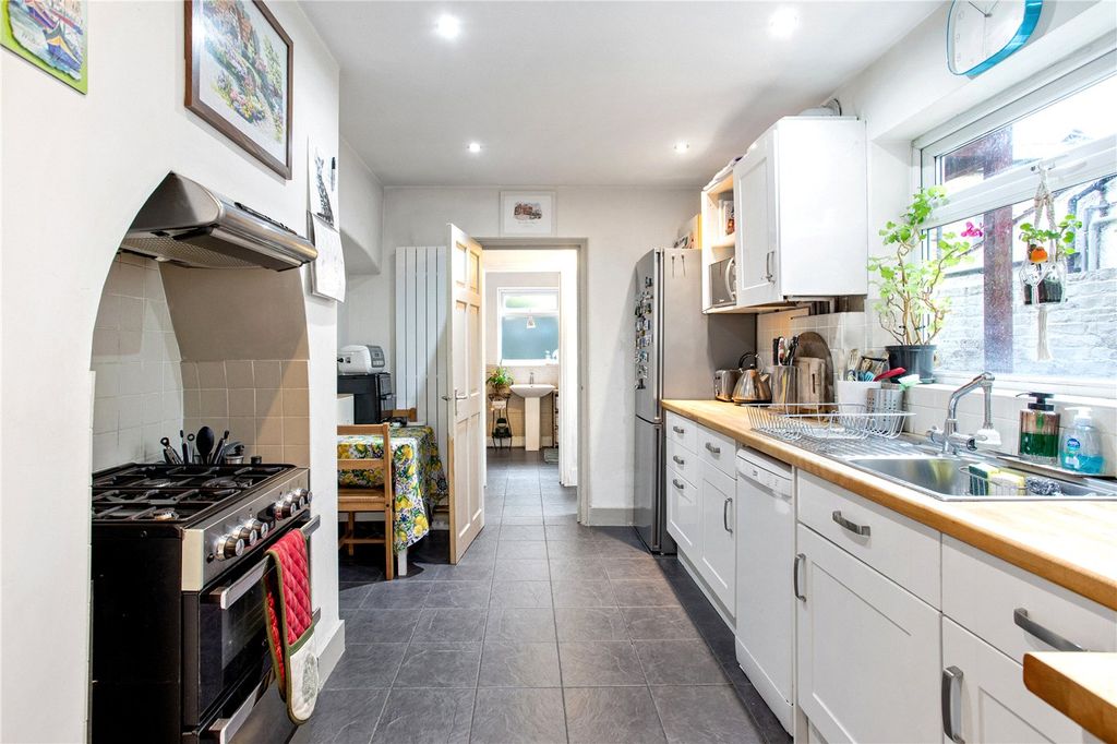 Property photo 2 of 12 Picture No. 06