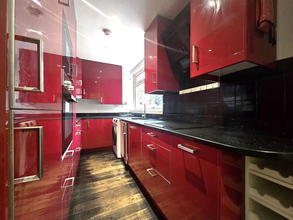 Property photo 2 of 16