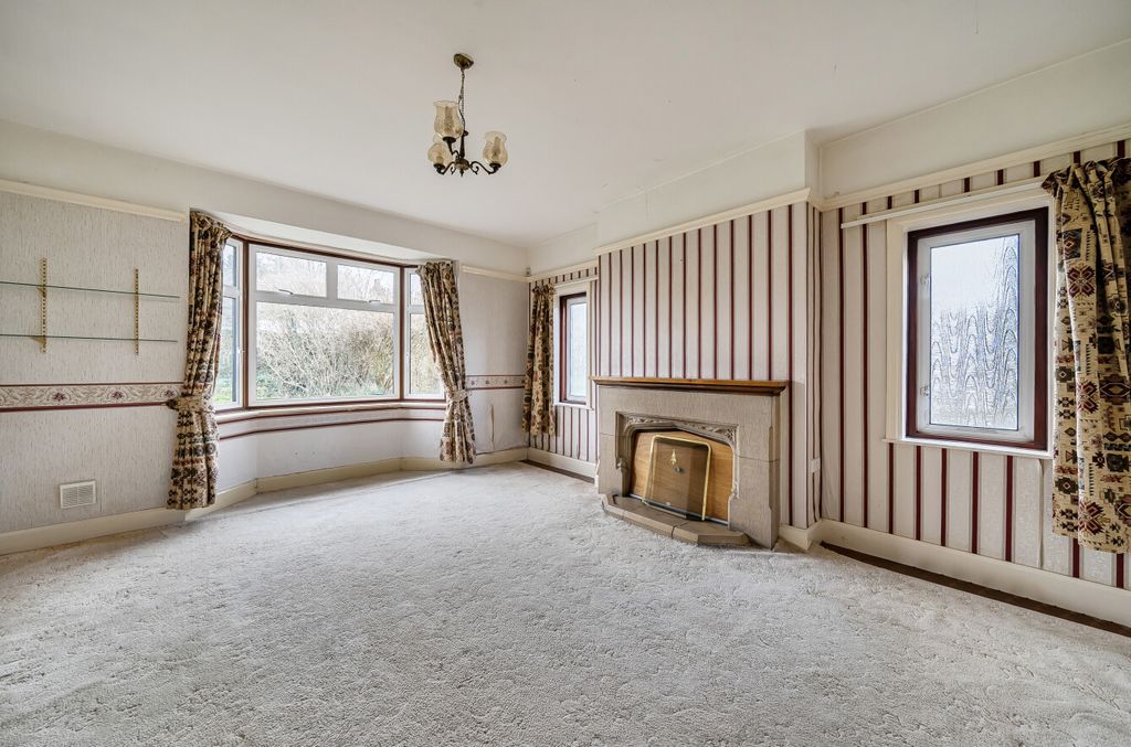 Property photo 3 of 21 1414608-8-698F351...