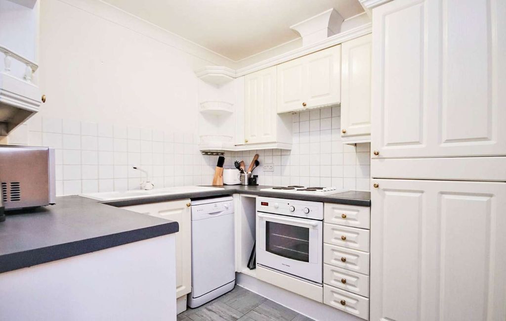 Property photo 2 of 7