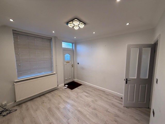 Property photo 2 of 11 Image