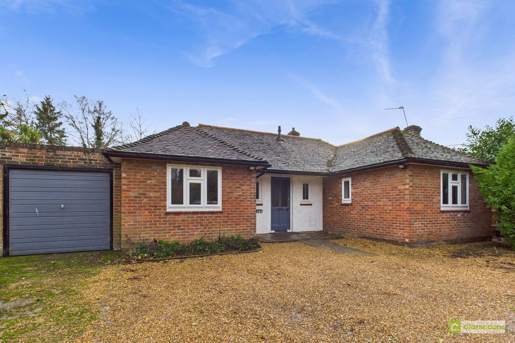 Property photo 1 of 15 Cam02528G0-Pr0423-Still026